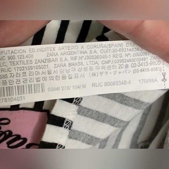 Zara - Black And White Striped Tshirt With All Over Graphic Print - Medium - Picture 6 of 6